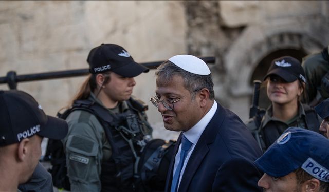 İsrailli Bakan Ben-Gvir Mescid-i Aksa’ya baskın düzenledi