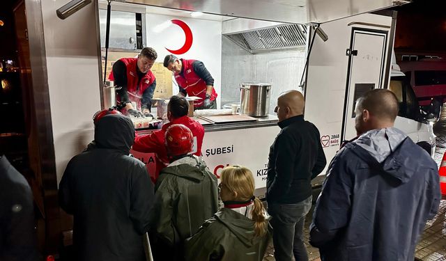 Kızılay'dan Sındırgı’daki depremzedelere beslenme yardımı