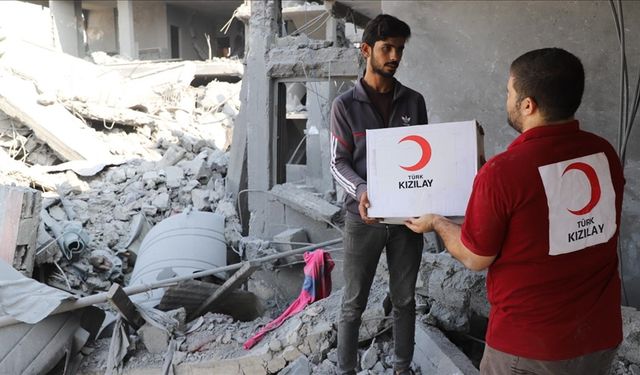 Türk Kızılay Gazze’de işitme cihazı dağıttı