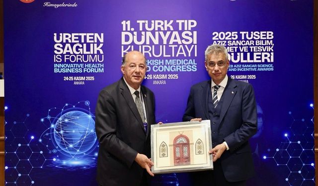 Sağlık Bakanı Memişoğlu, KKTC'li mevkidaşı Dinçyürek ile görüştü