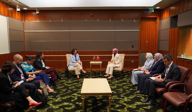 Bakan Göktaş Katar'da mevkidaşlarıyla görüştü