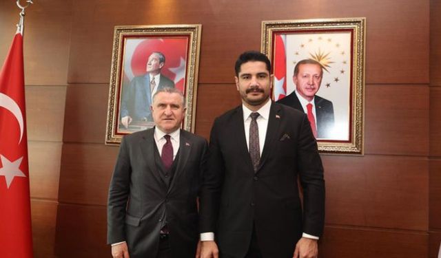 Güreş Federasyonu Başkanı Akgül Bakan Bak'ı ziyaret etti