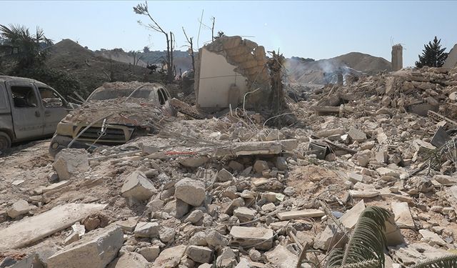 İsrail Lübnan'ın güneyinde binaları yıktı