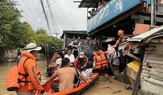 Kalmaegi Tayfunu Filipinler’i vurdu
