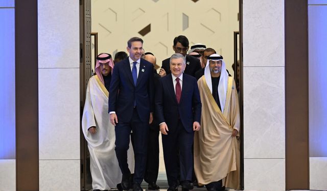 Bakanı Bayraktar Özbekistan Cumhurbaşkanı Mirziyoyev tarafından kabul edildi