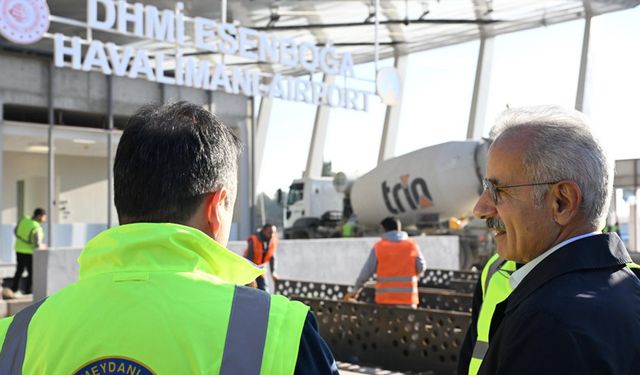 Bakan Uraloğlu Hava Trafik Merkezini ziyaret etti