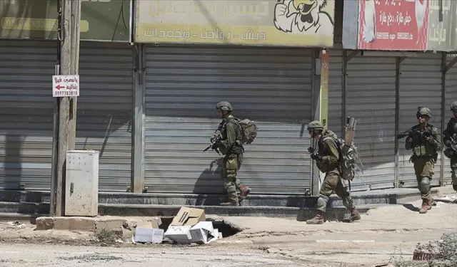 İsrail askerleri Batı Şeria'da Filistinliler ile çatıştı