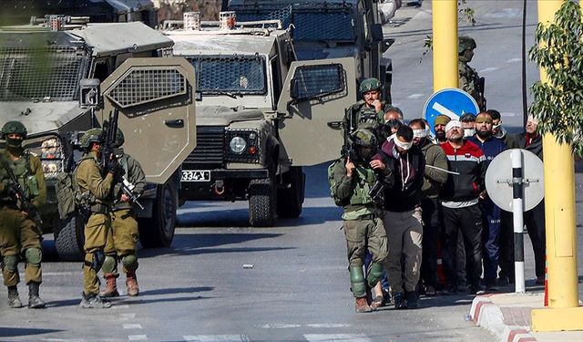 İsrail ordusu Batı Şeria’da 40 kişiyi gözaltına aldı