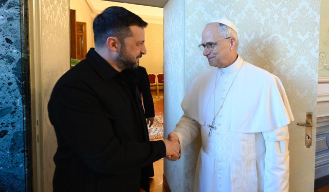 Papa 14. Leo Ukrayna Devlet Başkanı Zelenskiy'i kabul etti