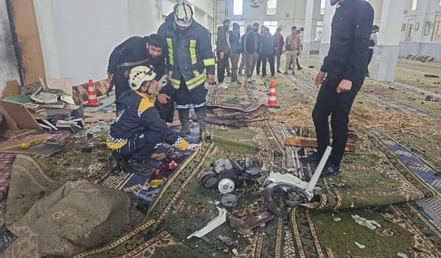 Suriye'nin Humus ilinde bir camide patlama meydana geldi