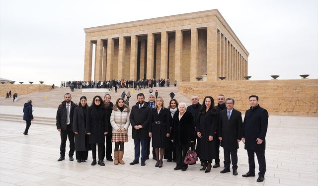 TİKAV'dan kuruluş yılında Anıtkabir’e saygı ziyareti