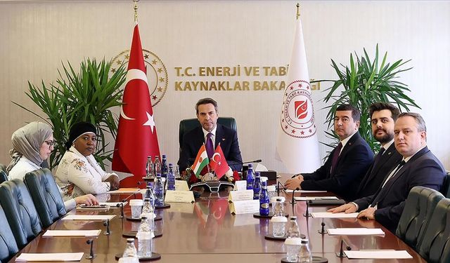 Bakan Bayraktar Nijer Cumhuriyeti Ankara Büyükelçisi ile görüştü