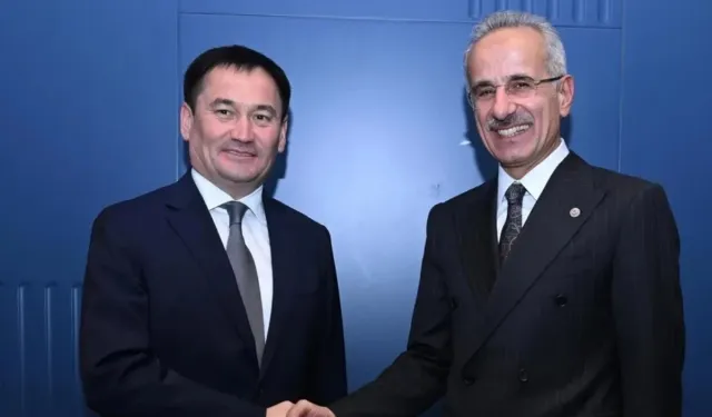 Bakan Uraloğlu Özbekistanlı mevkidaşı Makhkamov ile görüştü