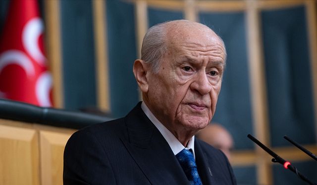 MHP lideri Bahçeli'den Türk bayrağına yapılan saldırıya tepki