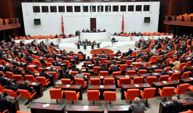 Türk askerinin Aden Körfezi'ndeki görev süresi uzatıldı