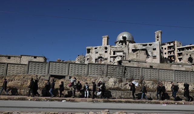 Terör örgütü YPG/SDG sivillerin Deyr Hafir'den çıkışını engelliyor