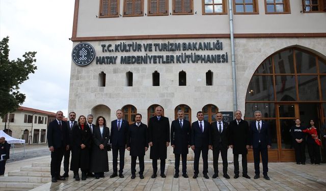Bakan Ersoy Hatay'da ziyaretlerde bulundu