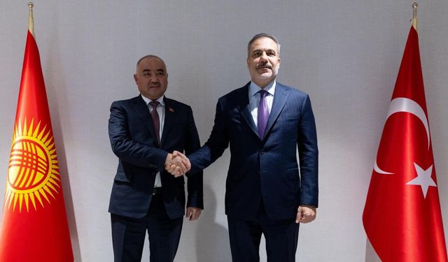 Bakan Fidan Kırgız Meclis Başkanı Turgunbek uulu ile görüştü