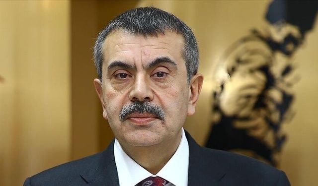 Bakan Tekin Mecliste gazetecilerin sorularını yanıtladı