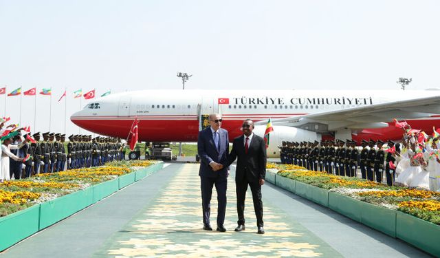 Cumhurbaşkanı Erdoğan Etiyopya'da resmi törenle karşılandı