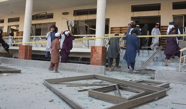 Pakistan'da camide meydana gelen patlamada en az 31 kişi öldü