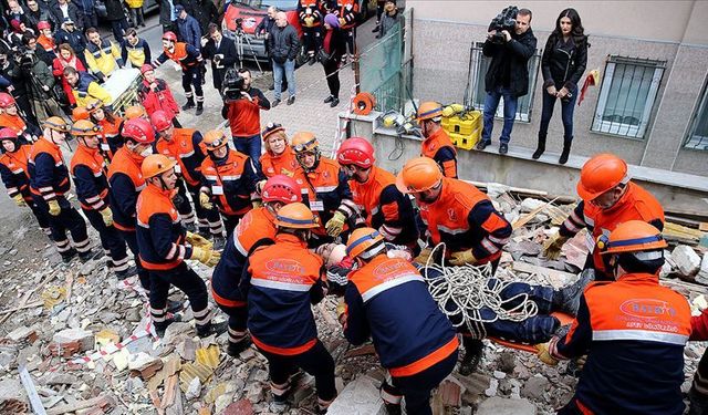 Bayrampaşa'da geniş katılımlı deprem tatbikatı