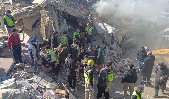 İsrail'in Lübnan'a düzenlediği saldırılarda 4 sağlık çalışanı yaralandı