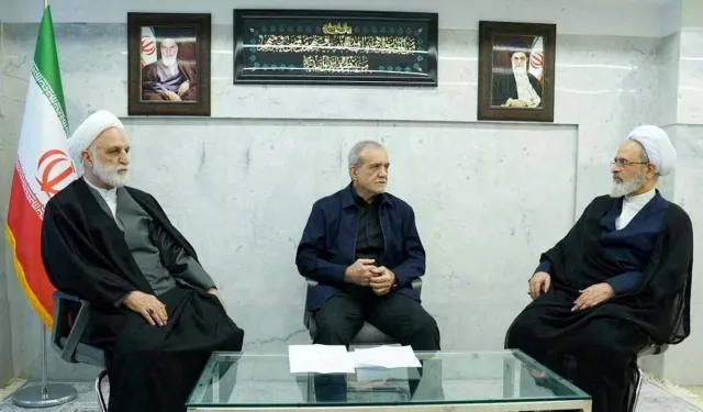 İran'da geçici Liderlik Konseyi, yeni liderin seçilmesi gündemiyle toplandı