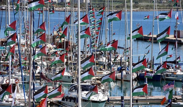 İsrail'in Sumud Filosu'na saldırısında Yunanistan'ın tutumu tartışılıyor