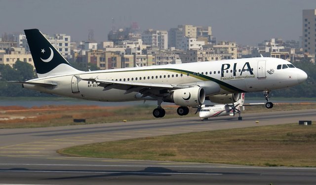 Pakistan'da artan yakıt fiyatları nedeniyle uçuşları azaltma kararı