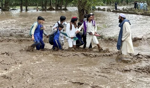 Pakistan'daki şiddetli yağışlarda 6 kişi hayatını kaybetti