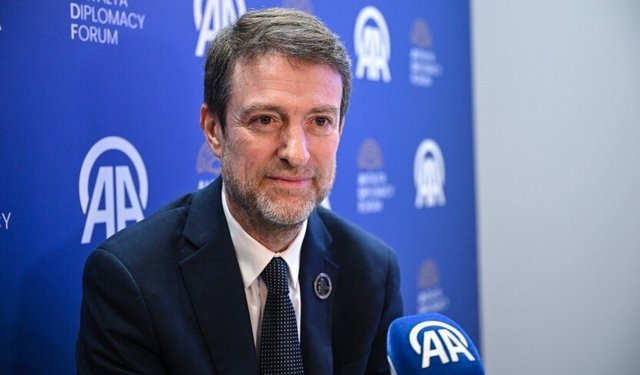 Arnavutluk Dışişleri Bakanı Hoxha'dan Türkiye ile işbirliğini artırma mesajı