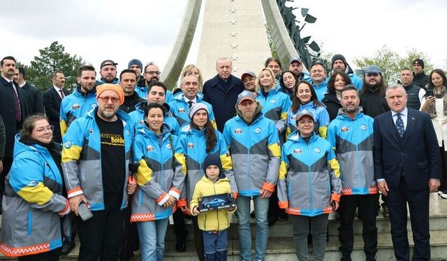Cumhurbaşkanı Erdoğan İpek Yolu Rallisi grubunu uğurladı