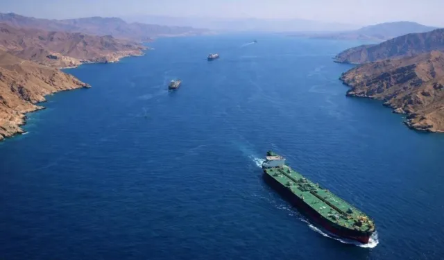 ABD, İran petrolünün satışına geçici olarak izin verdi