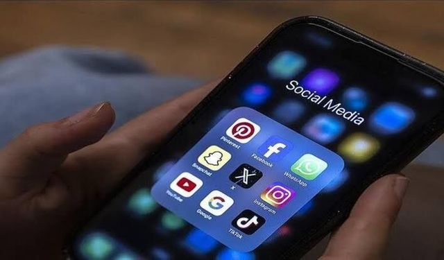 İngiltere'de 16 yaşından küçüklerin sosyal medya kullanması yasaklanacak