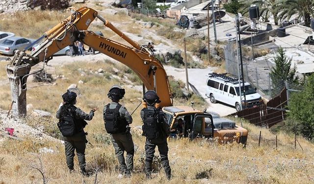 İsrail ordusu işgal altındaki Batı Şeria'da Filistinlilere ait 2 evi yıktı