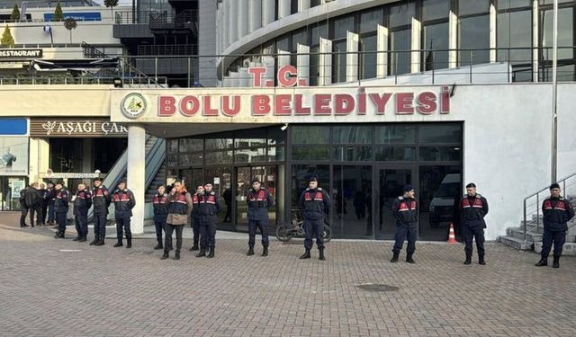 Bolu'da "zimmet" soruşturmasında gözaltına alınan 9 zanlıdan 6'sı adliyede