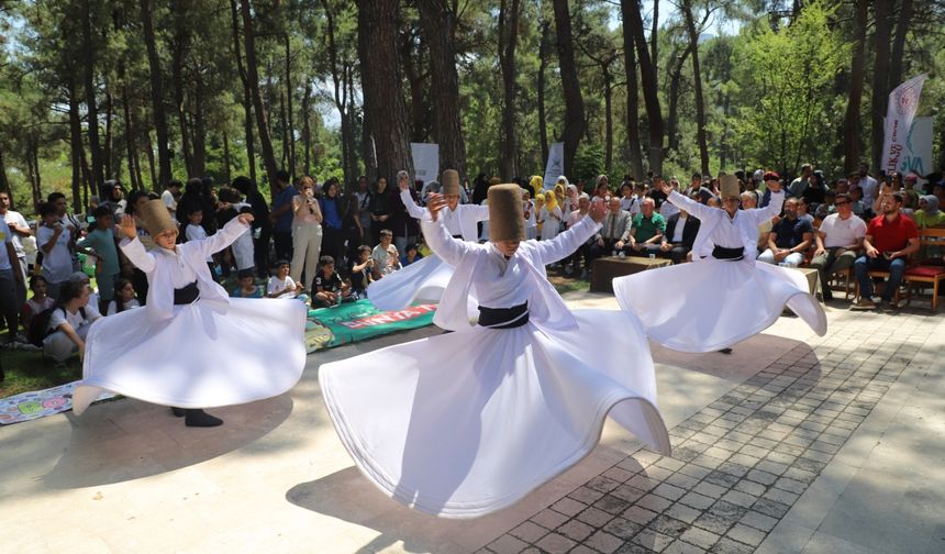 Denizli'de TÜGVA'nın yaz okulu için kapanış programı düzenlendi