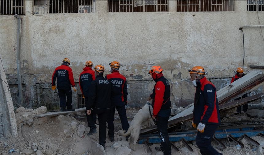 AFAD ekipleri, Sednaya Hapishanesi'nde arama kurtarma çalışmalarına başladı