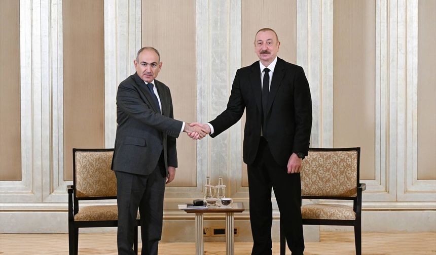 Aliyev ve Paşinyan, Abu Dabi'de bir araya geldi