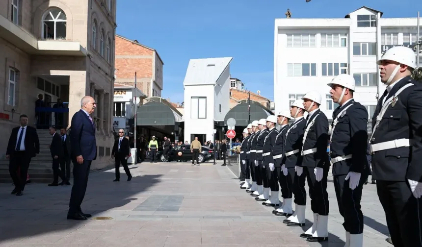 Başkan Kurtulmuş Aksaray Valiliğini ziyaret etti
