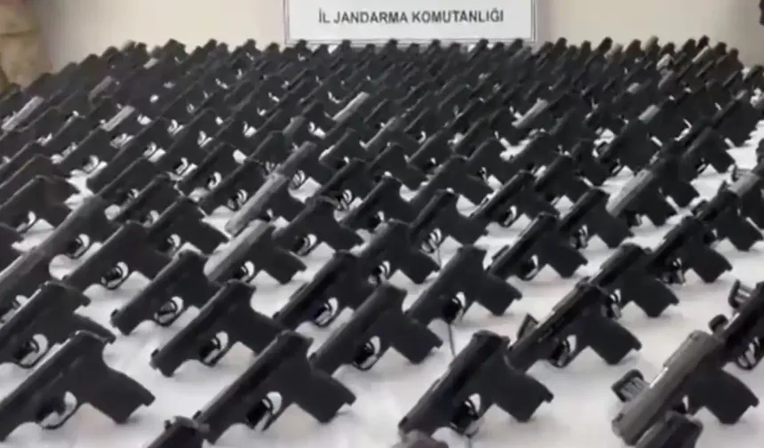 Antalya'da kaçak silah operasyonu