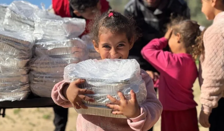 Kızılay Gazze’de yardımlarını sürdürüyor