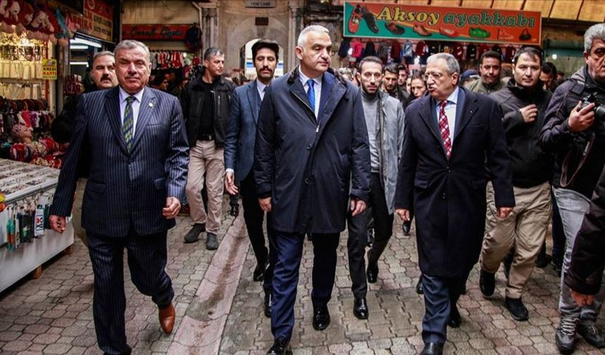 Bakan Ersoy Hatay'da ziyaretlerde bulundu