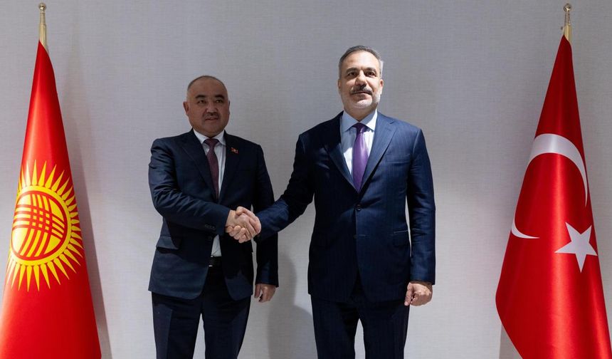 Bakan Fidan Kırgız Meclis Başkanı Turgunbek uulu ile görüştü