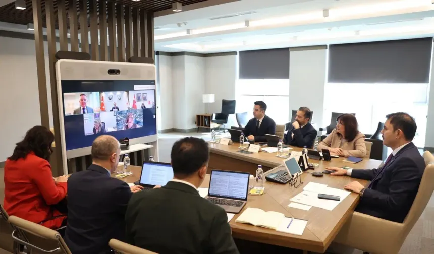 Bakan Kurum Avustralyalı mevkidaşı Bowen ile görüştü