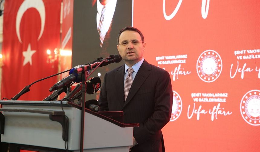 Adalet Bakanı Gürlek, gençlerle bir araya geldi: