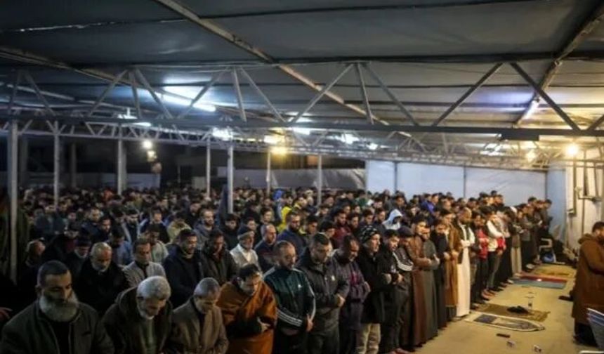 Gazze'de Kadir Gecesi idrak edildi