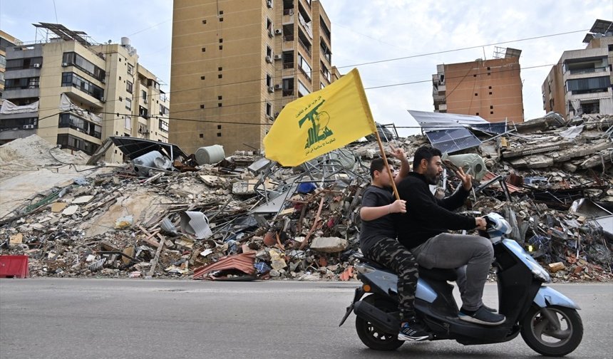 İsrail ile Lübnan arasındaki ateşkes yürürlüğe girdi
