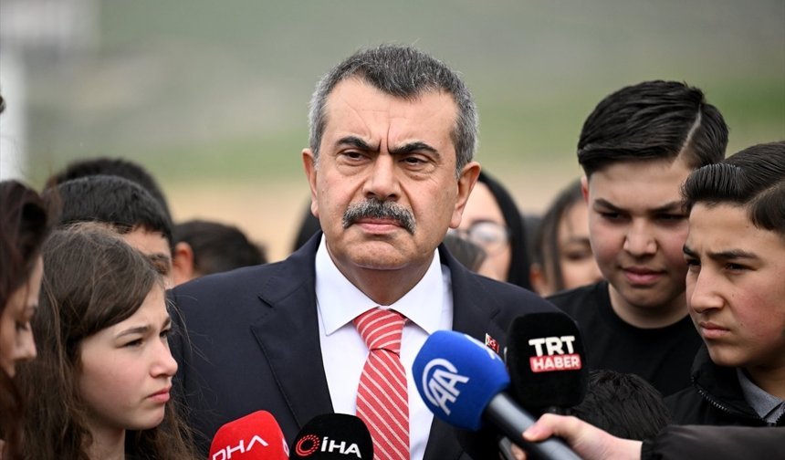 Bakan Tekin'den 23 Nisan mesajı